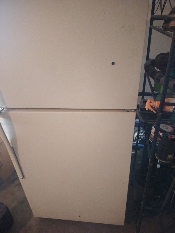 Refrigerator