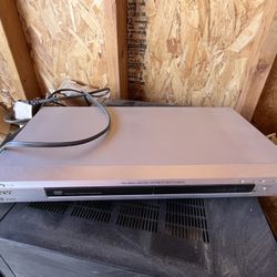 Sony CD/DVD Player DVP-NS41P Precision Cinema Progressive