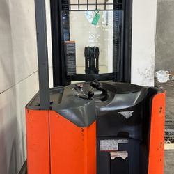 3 Forklifts 2018 Caterpillar 2011 Toyota Electric 2005 Drexel Side Lift Gas Propane LPG