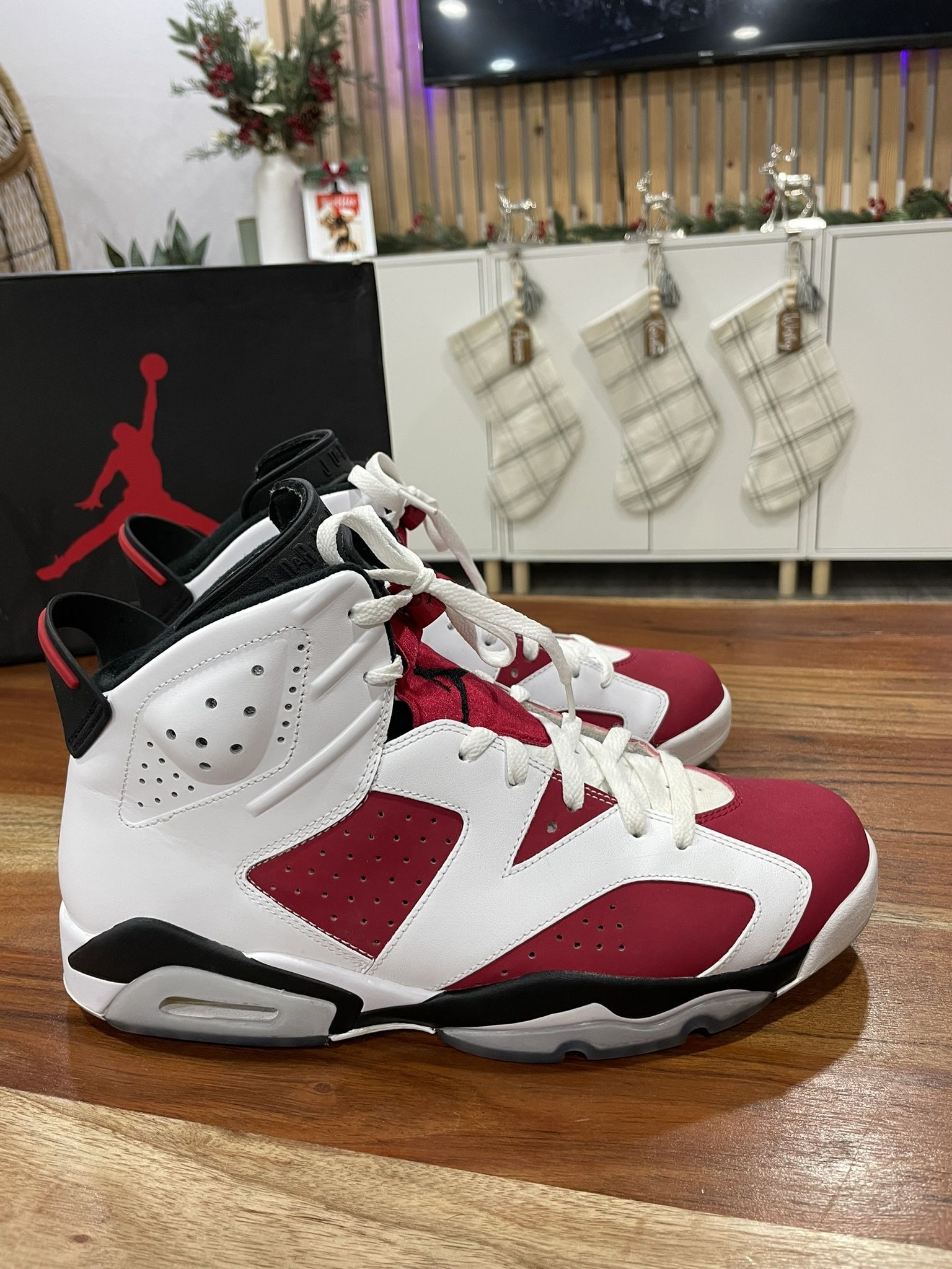 Nike Retro Jordan Retro Carmine Red