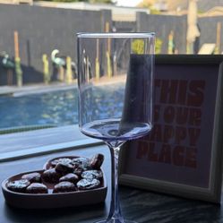 Set of 8 Stemmed Wine Glasses – Soft Purple Tint 