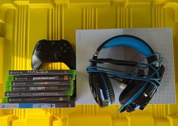 Microsoft Xbox One S | 1TB (Bundle)