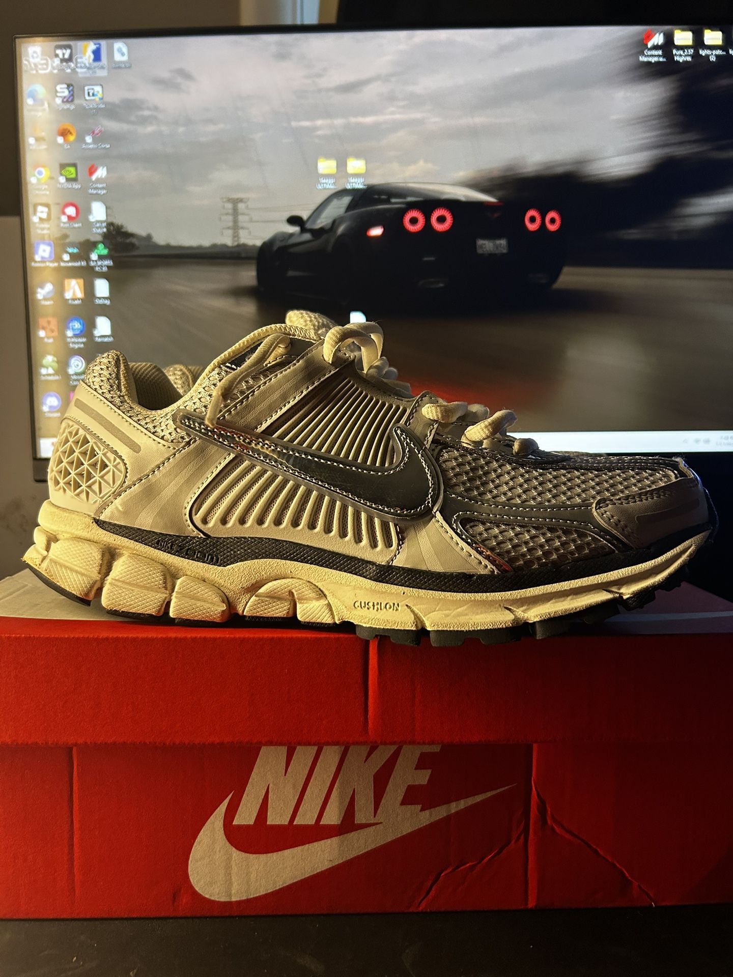 Nike Vomero 5 Chrome