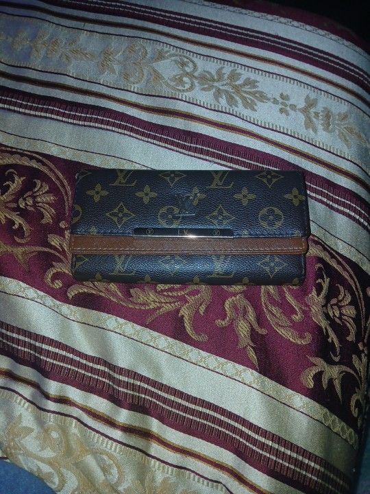 Louis Vuitton Pocket Wallet LV