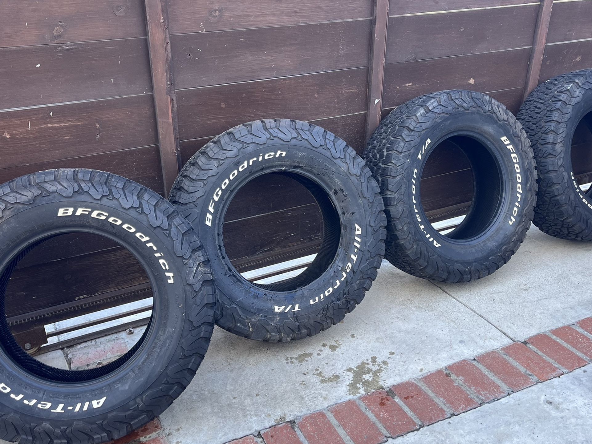 275/70/17 Set of BF Goodrich KO2 16 Tires (4) Set