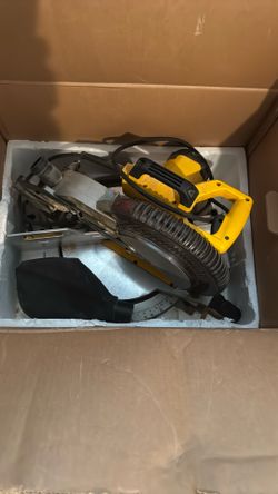 Dewalt 10” Compound Miter SAW _ DW713
