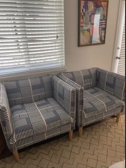 2 like new Eclectic Goods MODERN PLAID CHAIR