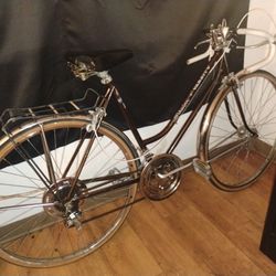 Vintage Schwinn Varsity Bike 