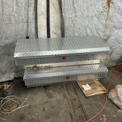 2 loside toolboxes 