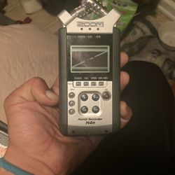 Zoom H4n 