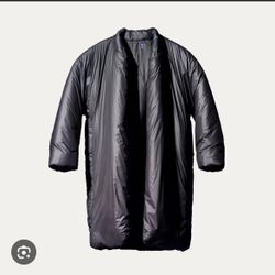 Yeezy Gap Engineered by Balenciaga Long 93 Round Jacket in Black