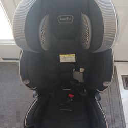 Evenflo Everykid\Everyfit 4 in 1 Convertible  Car Seat