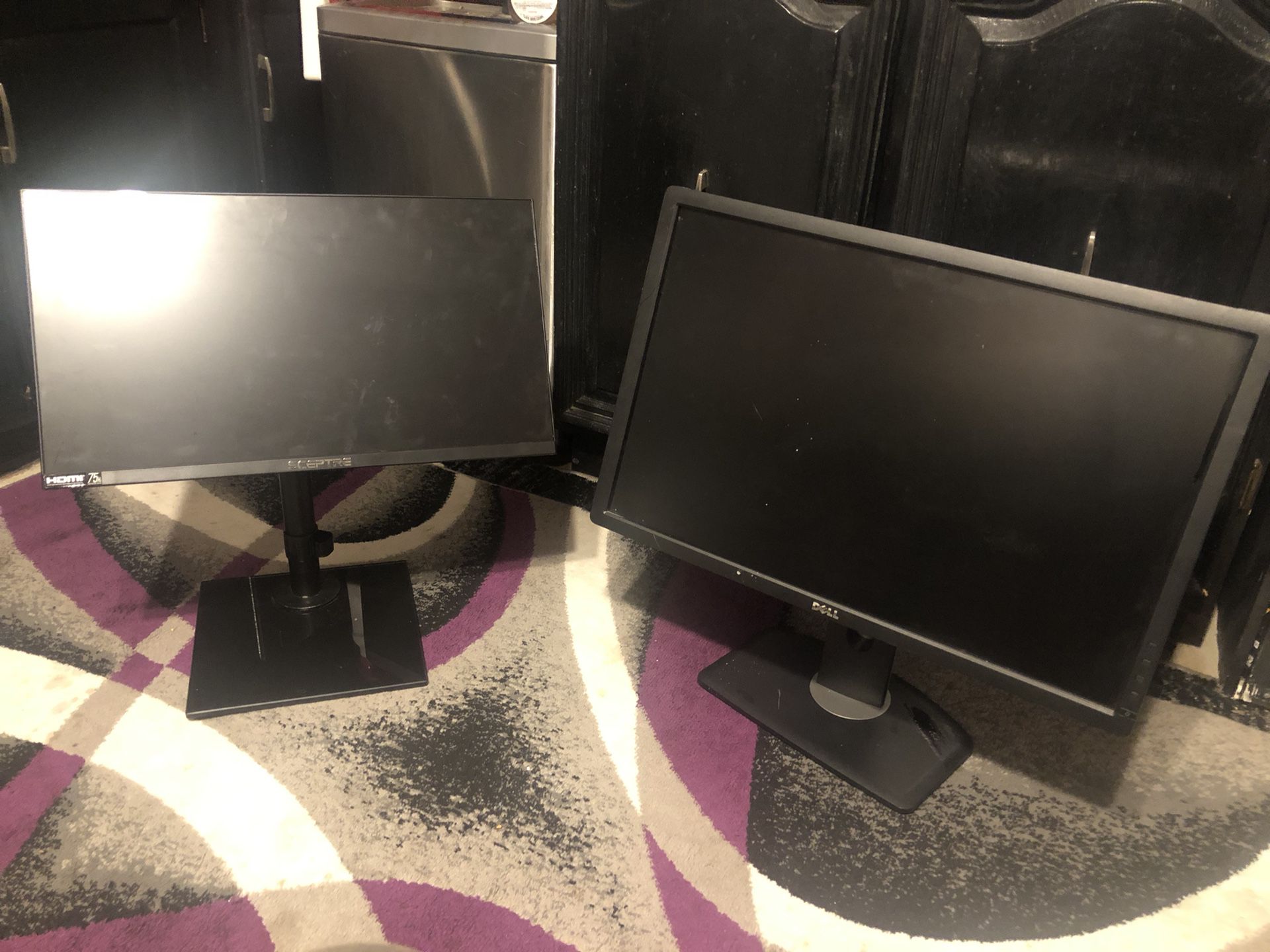 LCD MONITORS W/STANDS