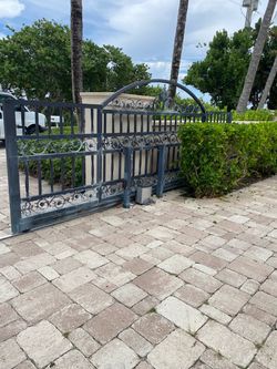Electric gate stops halfway or won’t close? Same-day help for motor