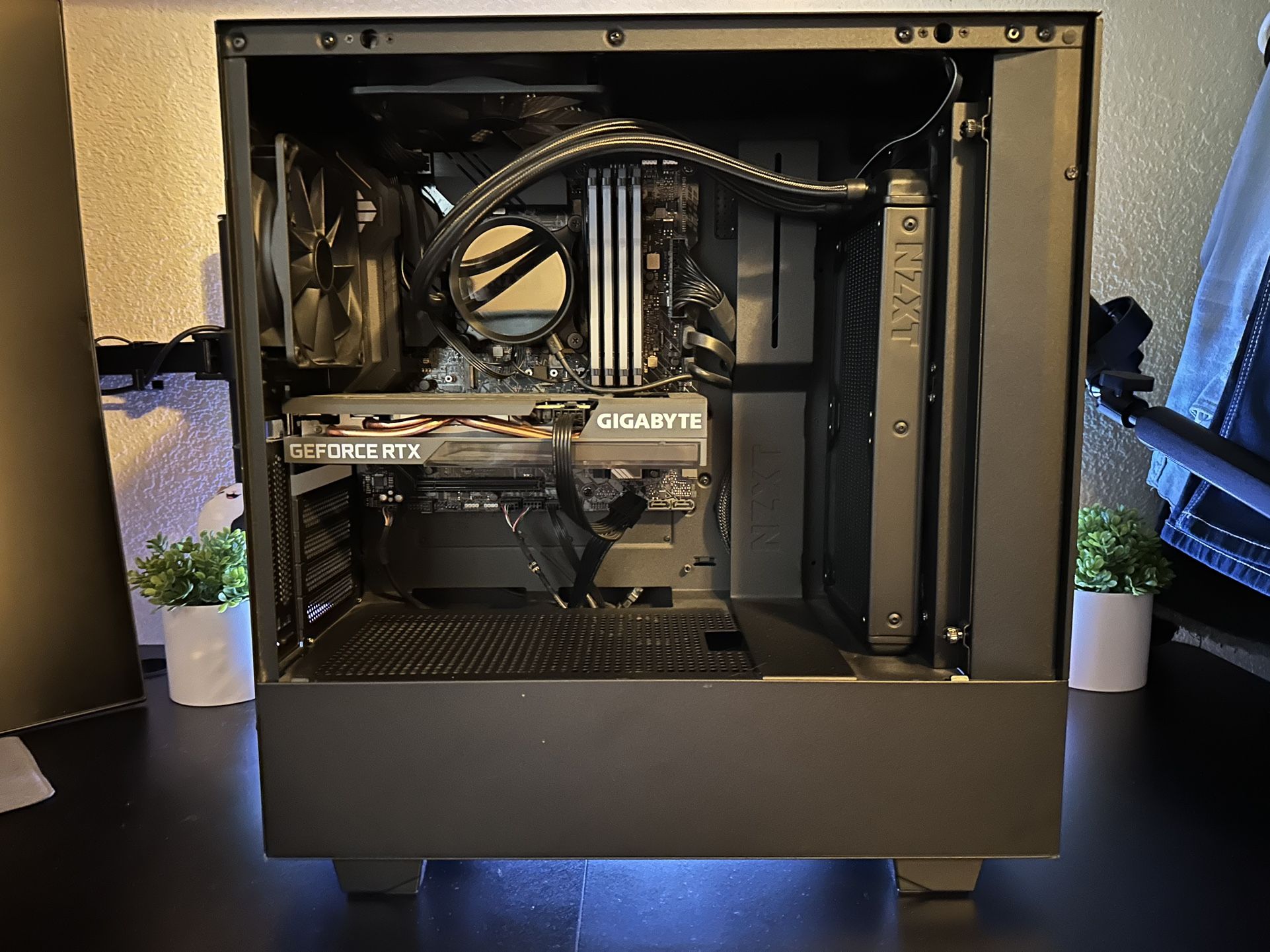 (negotiable) Gaming Setup [monitor + KBM]