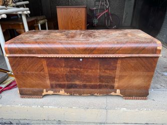 Lane Cedar Chest . Inside great condition. Outside needs restoration