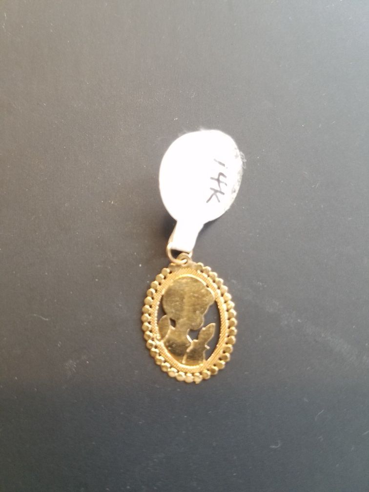 14k gold pendant