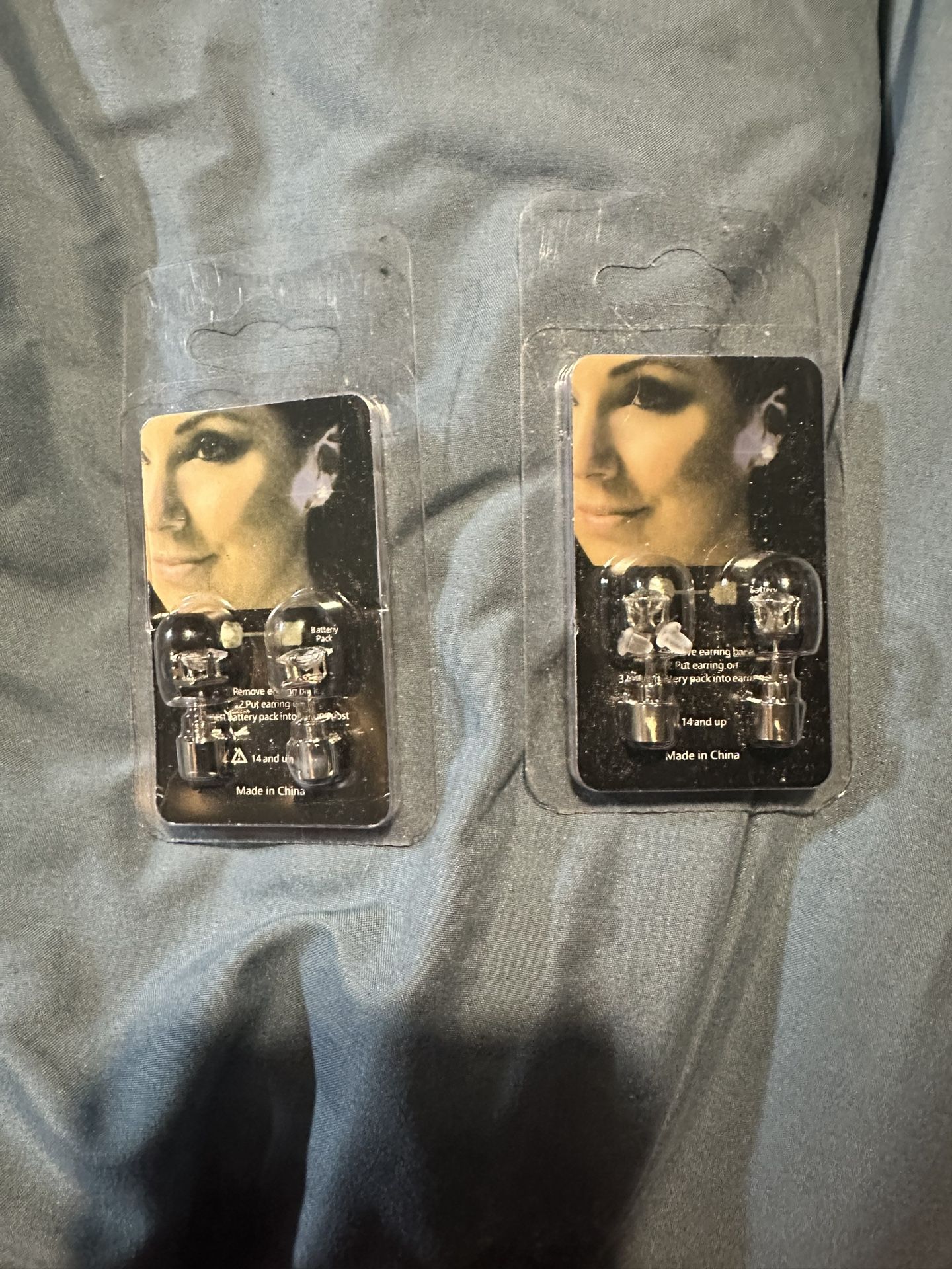 Light Up Earrings! Made ByPlattube(2) Pairs