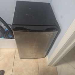 Mini Fridge 