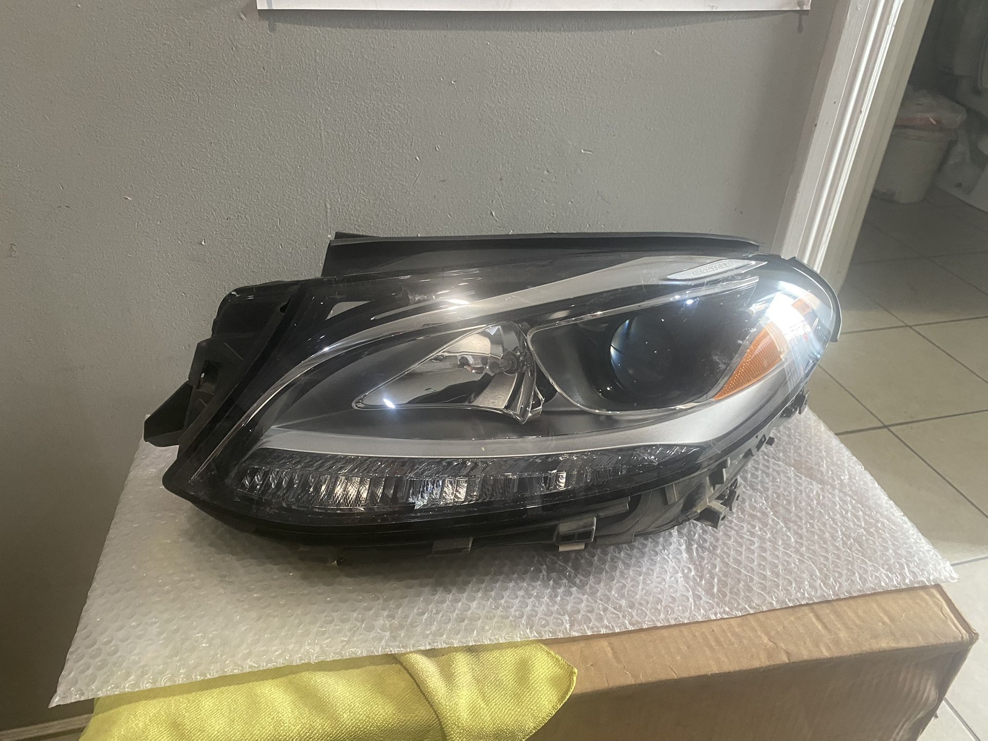 2016-2018 Mercedes Benz E CLASS left Headlight