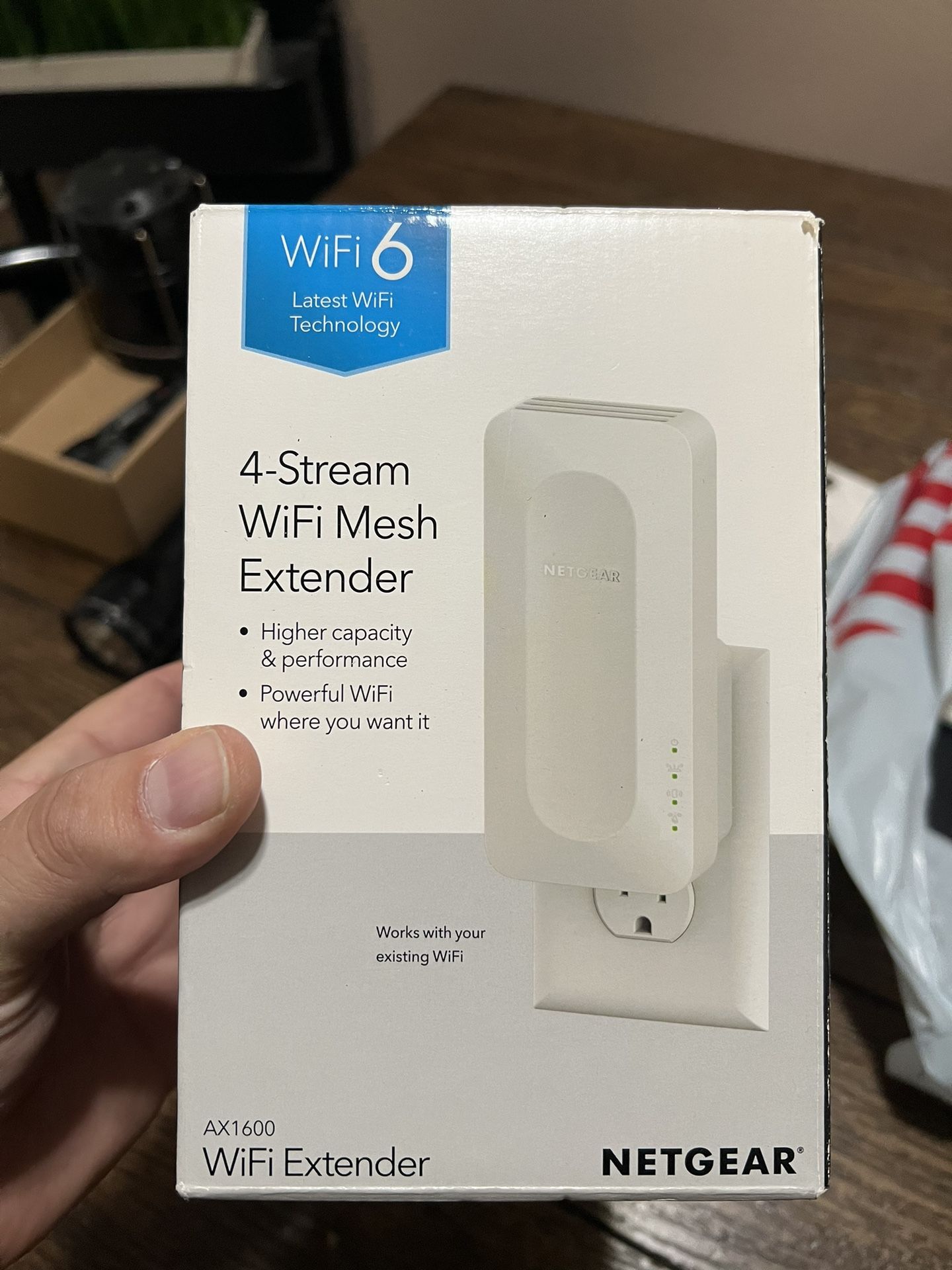 NETGEAR AX1600 WiFi Extender