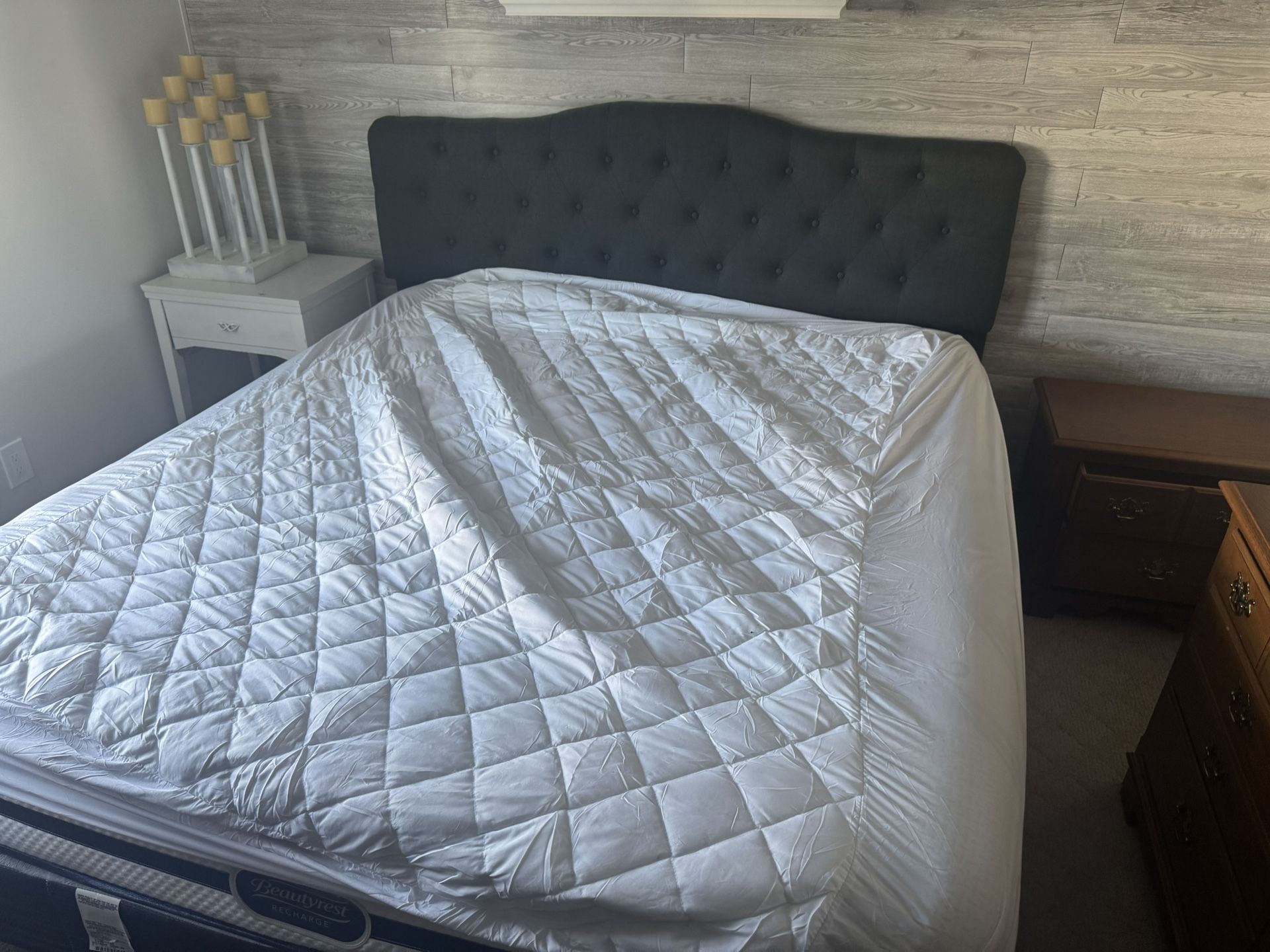 4 piece Bedroom Set
