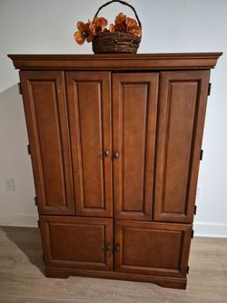 Entertainment    Cabinet