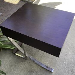 Late 20th century modern Broyhill chrome & wood cantilever base end table Night Stand 