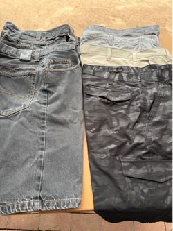 5 Men’s shorts size 34 (2) Anchor blue -(3)Iron Co (1) Iron flex Slightly worn all for