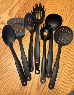 Black Nylon Kitchen Utensil Set – 7 Pieces