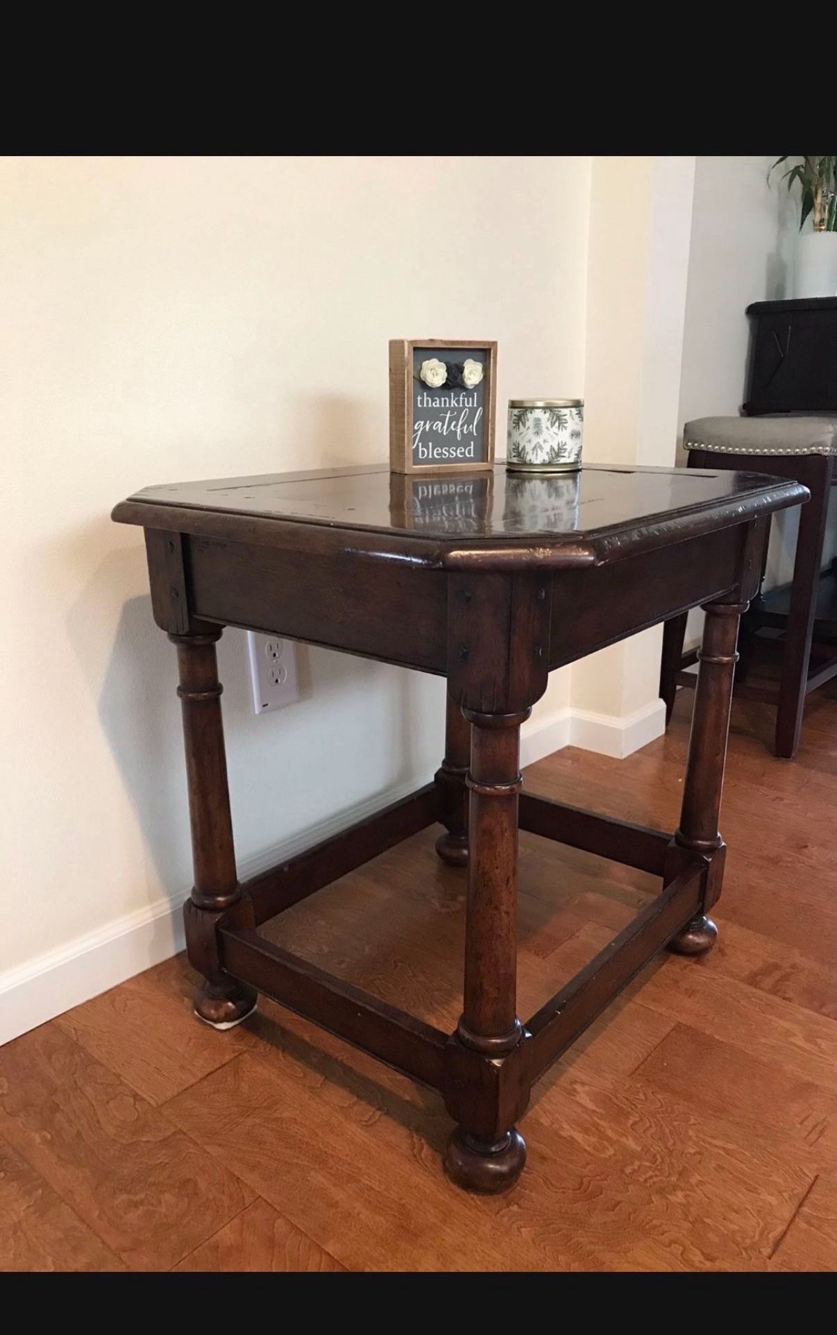 End Table / Night Stand