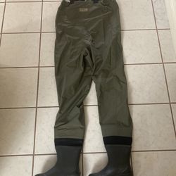 Men’s Size 6 “L.L. BEAN” Boot Foot Chest Fishing Waders. Attached Rubber Boots.