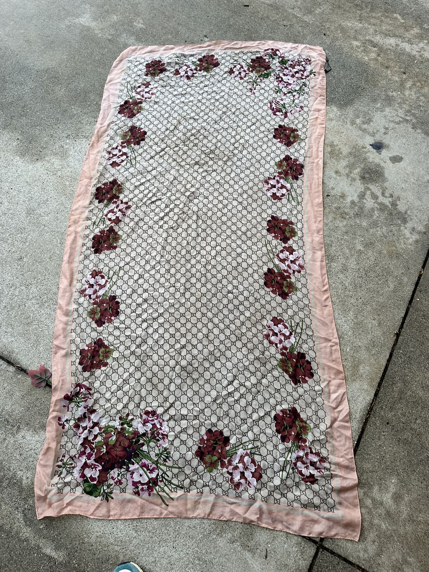 Gucci, Authentic Large Silk Scarf, Cover Body 70 X 34