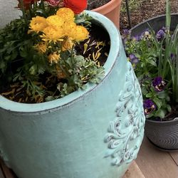 19 Inch elegant garden pot