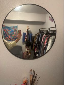 BRAND NEW WALL MIRROR