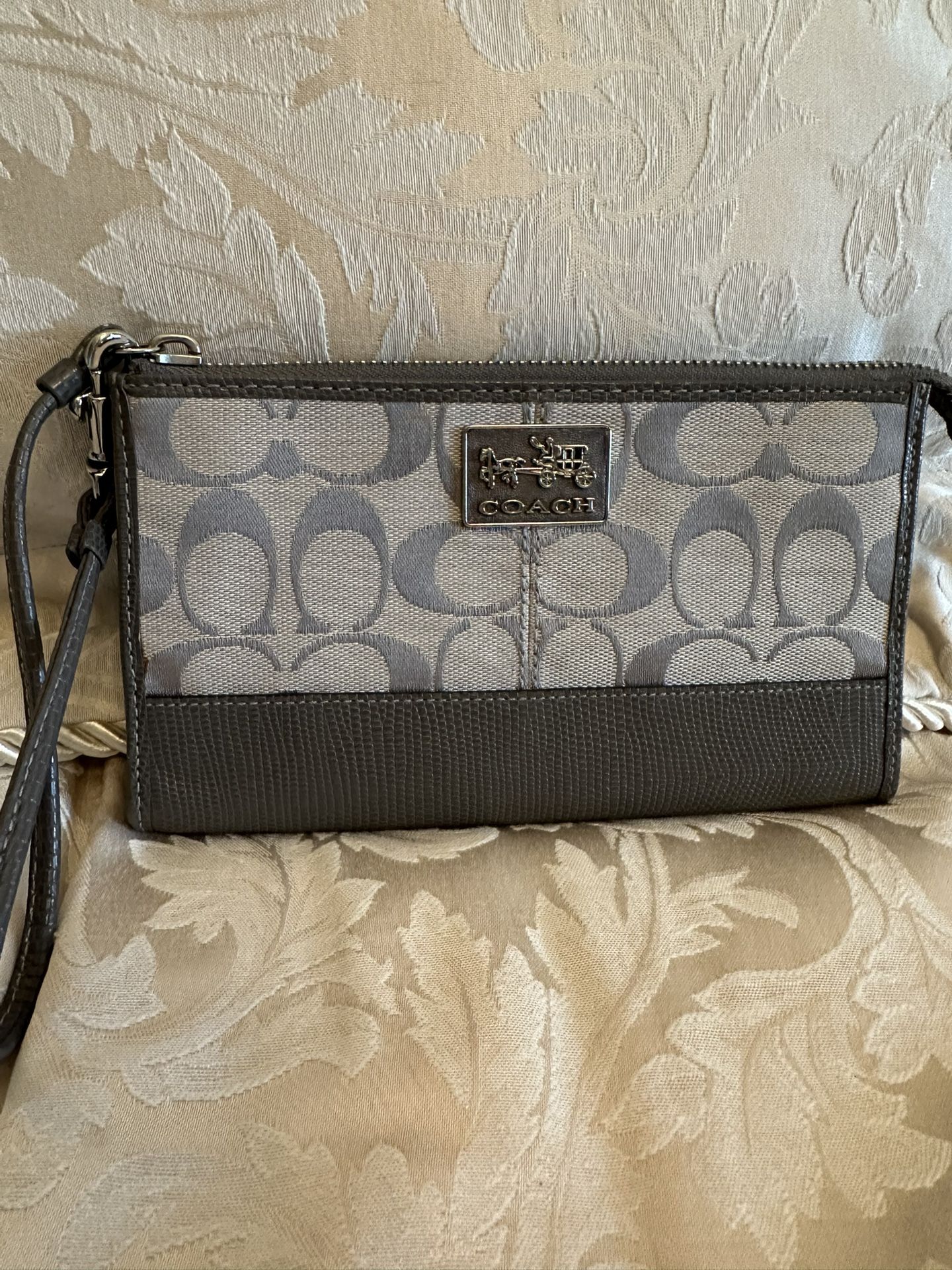 Vintage Coach Wallet Wristlet / Cell Phone Carrier