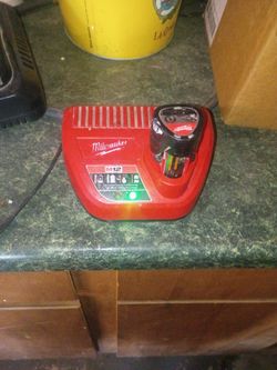 Milwaukee Battery And Charger 12 Volt