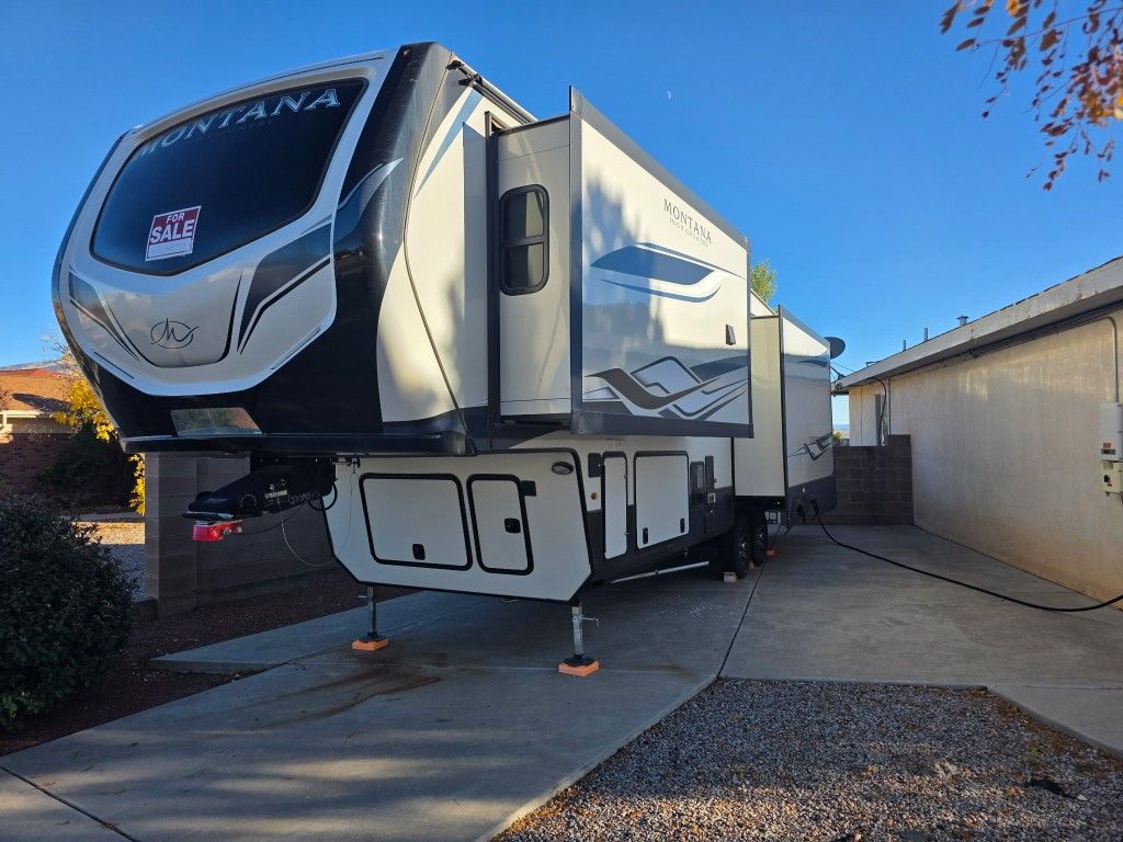 2023 Keystone Montana 295RL