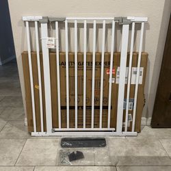 Extra Tall Pet Gate / Baby Gate - Fits Openings 29.92” - 43.71”