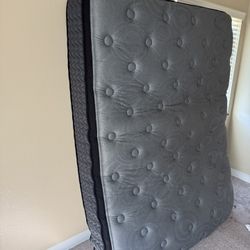Queen Size Mattress For Sale !!!
