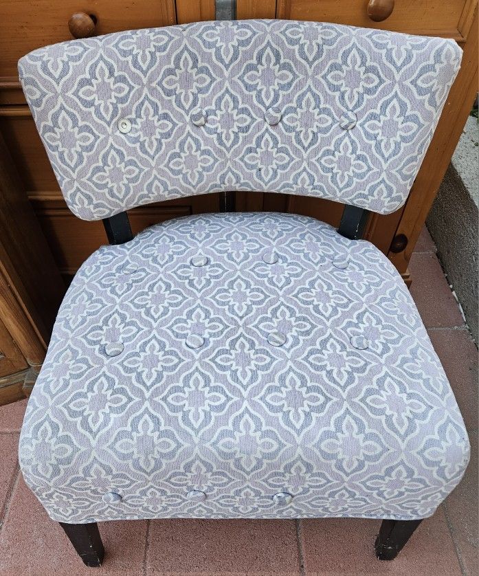 Armless Accent Chair with thick Sponge Cushion & Wooden Legs for Home, Grey