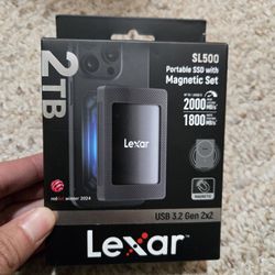 Lexar 2TB SL500 Portable SSD with Magnetic Set, Compatible with iPhone, PC & Mac