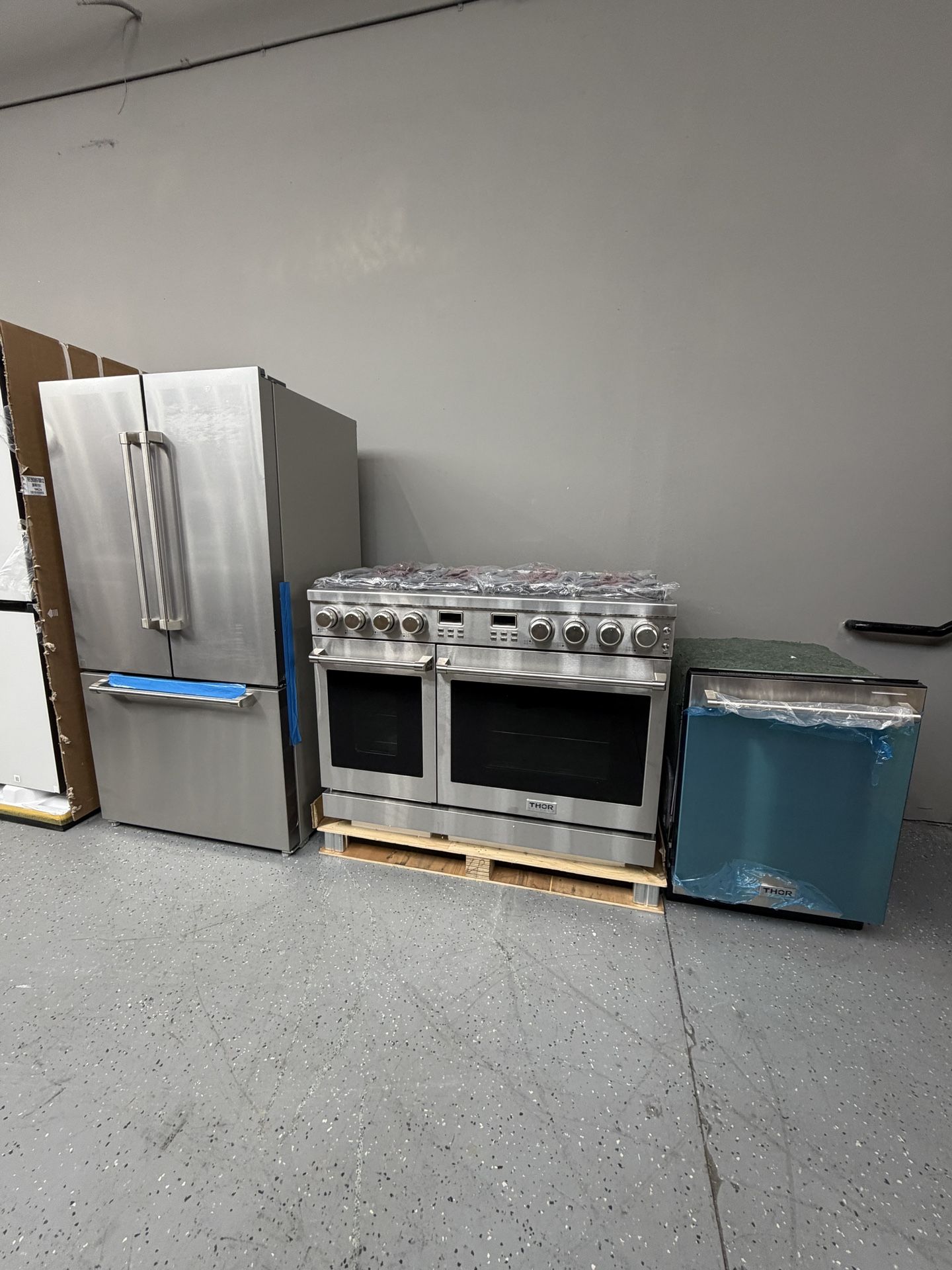Thor 3 Piece Set-48’ Gas Stove Refrigerator Dishwasher 