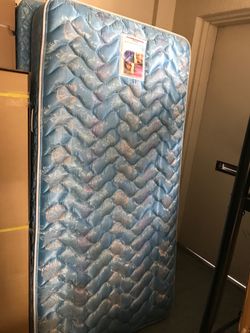 Twin size mattress an box frame (Doublesided)