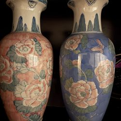 Vintage Chinoiserie butterfly and flower design porcelain vase