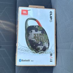 JBL Clip 5 Bluetooth Speaker Camo