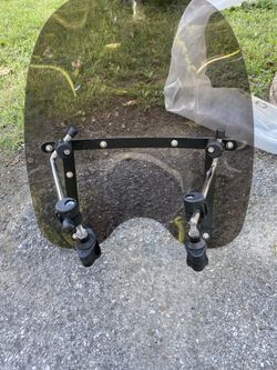 Removable windshield