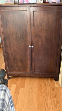 Armoire/ storage unit