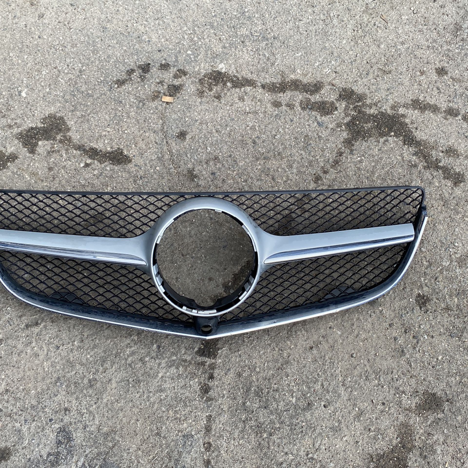 2010-2011-2012-2013 MERCEDES BENZ E CLASS FRONT BUMPER GRILLE A(contact info removed)