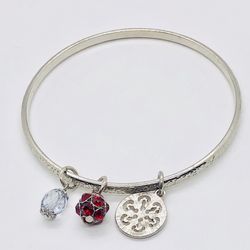 ❤️Silver tone bangle bracelet with three charms❤️